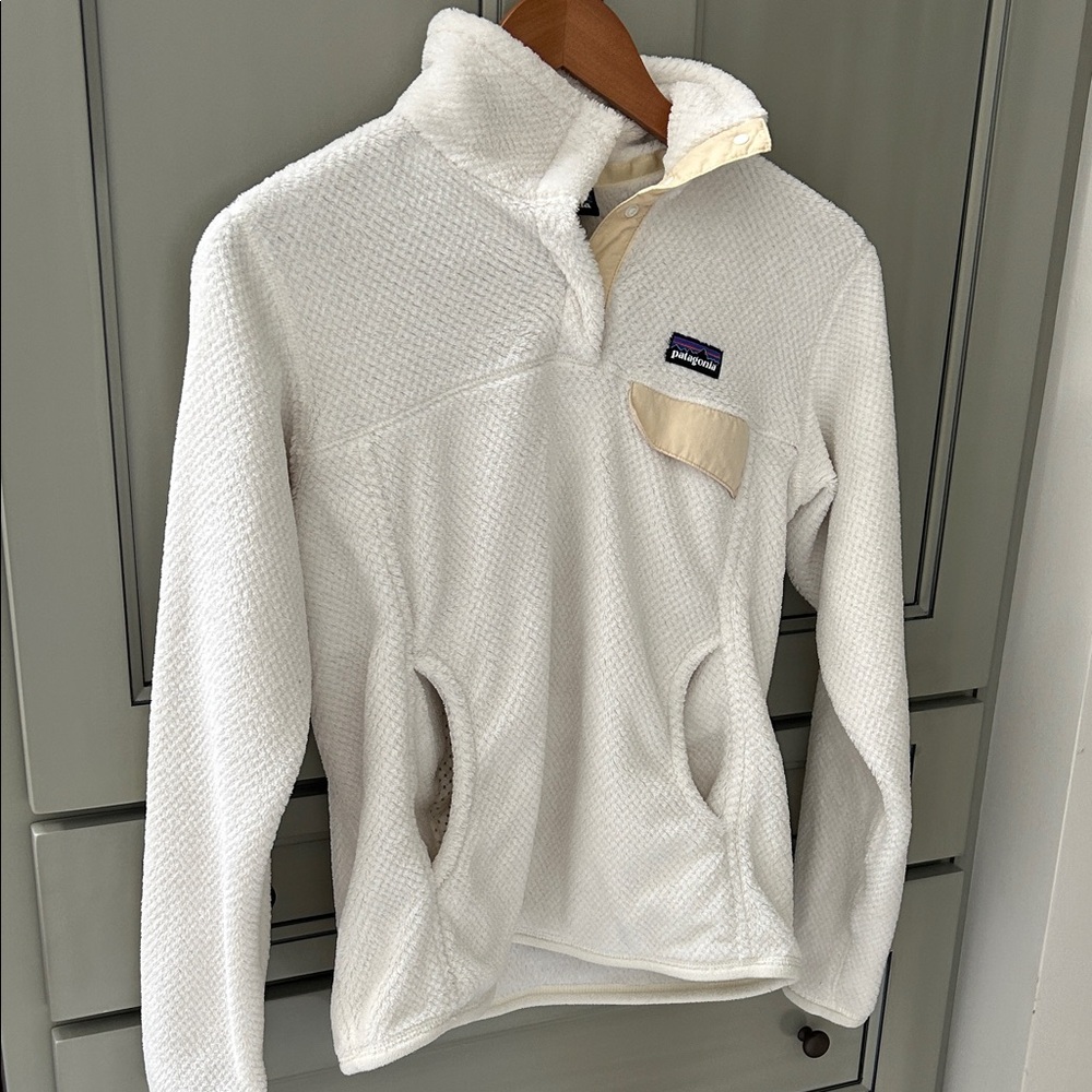 Patagonia Cream and White Fleece Jacket